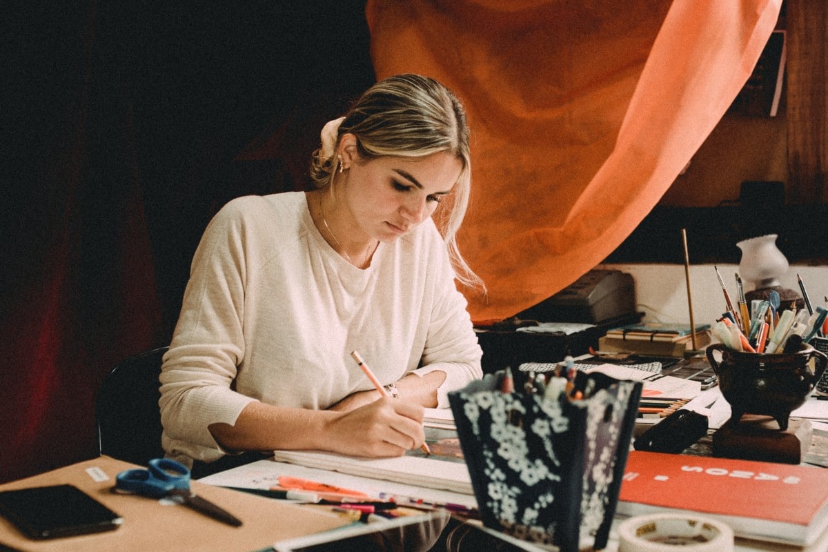 Illustrator Feature | Victoria Holmes